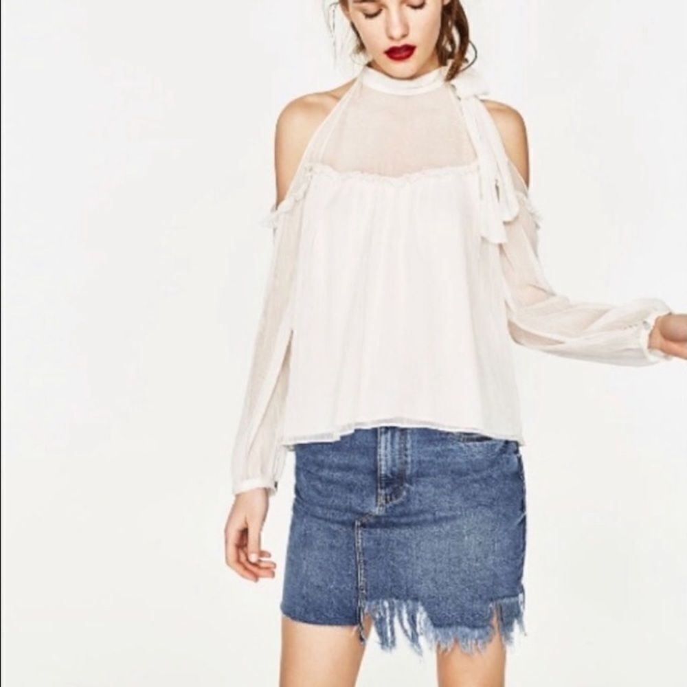 NWT Zara cold shoulder blouse. Size Small